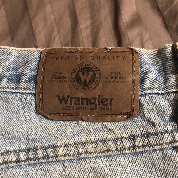 Vintage distressed wrangler shorts. Rare light wash. - Picture 4 of 4